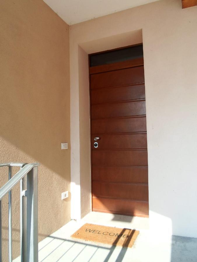 Casa Ines Daire Lonato Dış mekan fotoğraf